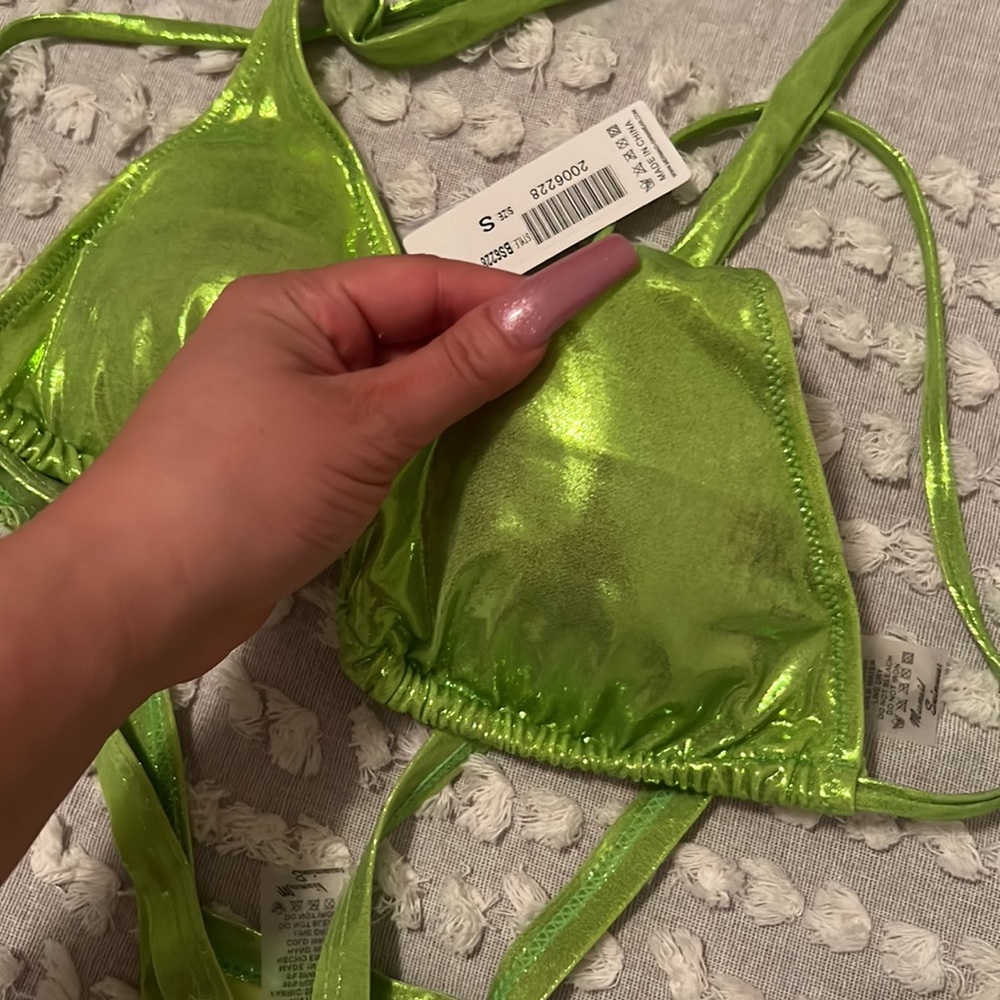 Bikini - Picture 7 of 7